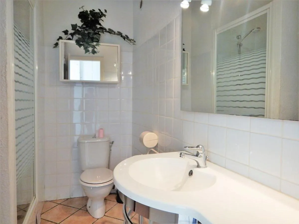 Appartement 2 Pieces, Terrasse, Proche Plage Et Centre, Le Lavandou - Fr-1-251-345 0*,