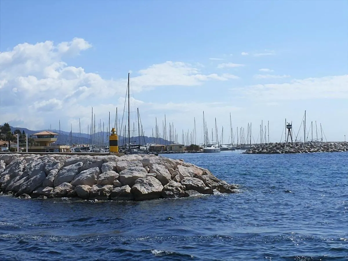 Apartment Appartement 2 Pieces, Terrasse, Proche Plage Et Centre, Le Lavandou - Fr-1-251-345 France